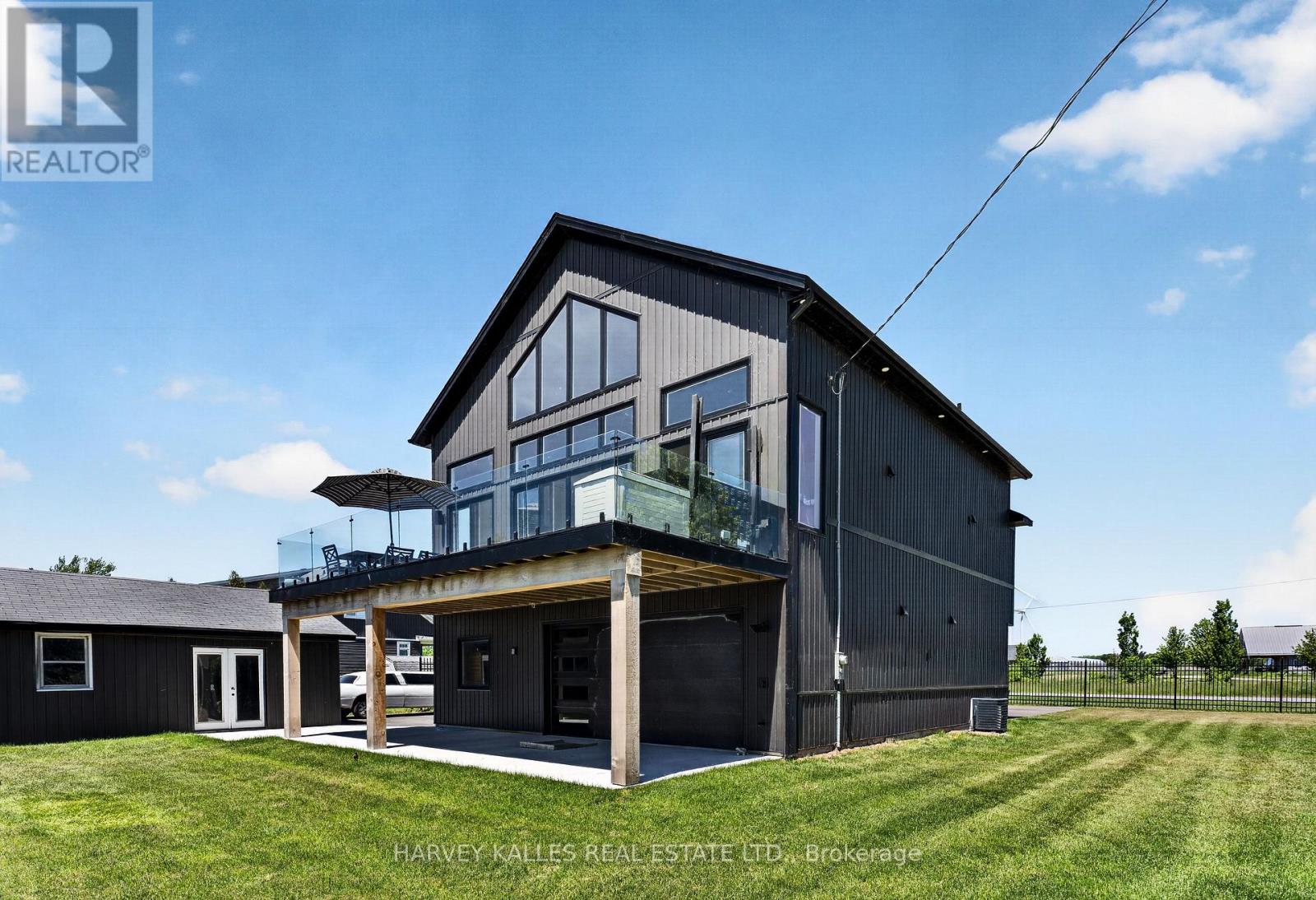 3184 LAKESHORE ROAD - 4