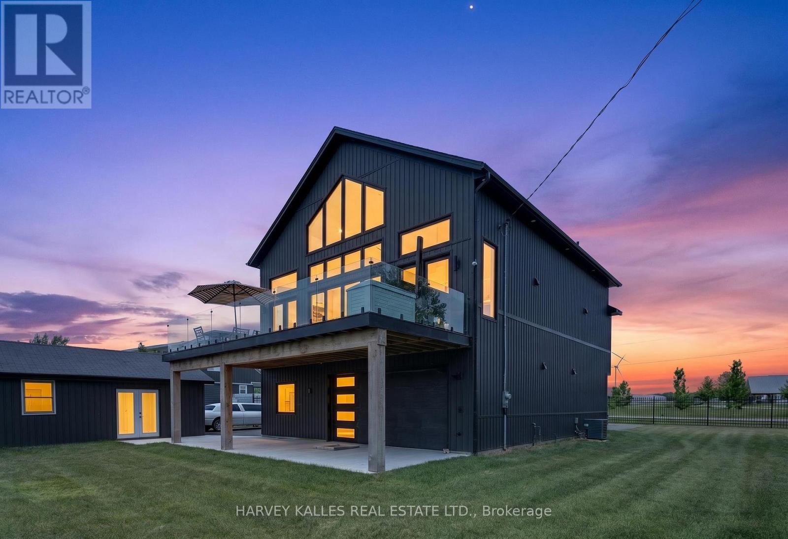 3184 LAKESHORE ROAD - 5