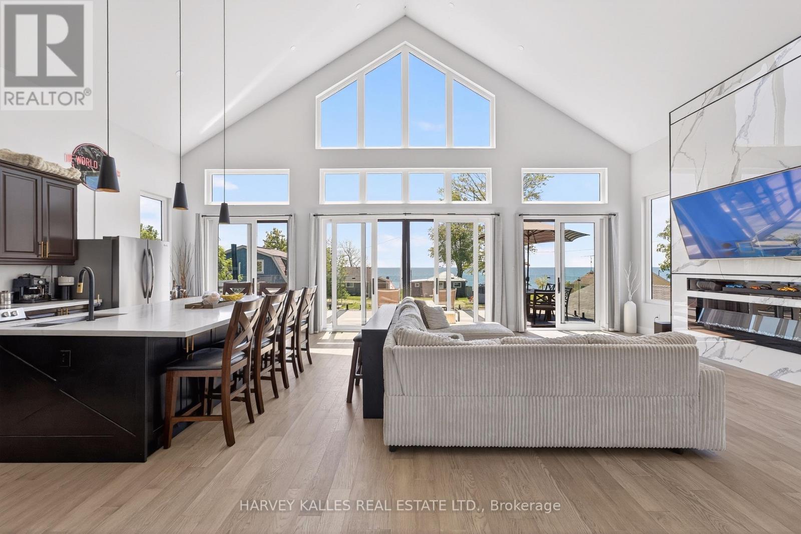 3184 LAKESHORE ROAD - 8