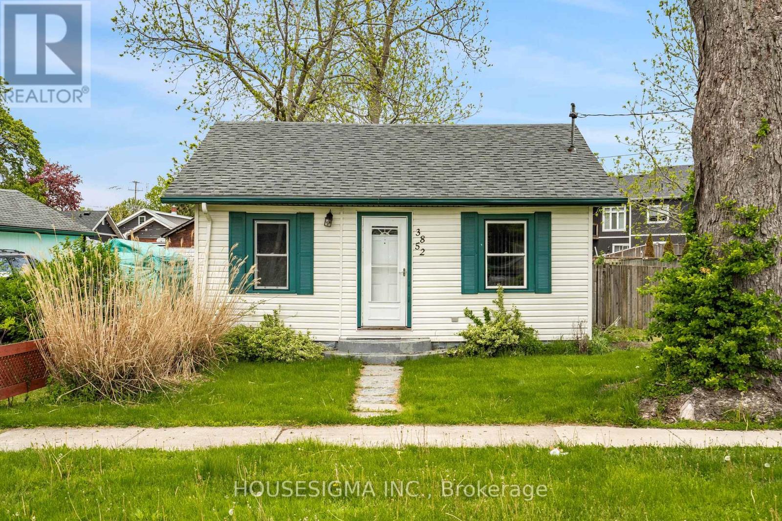3852 BRUNSWICK AVENUE - 1