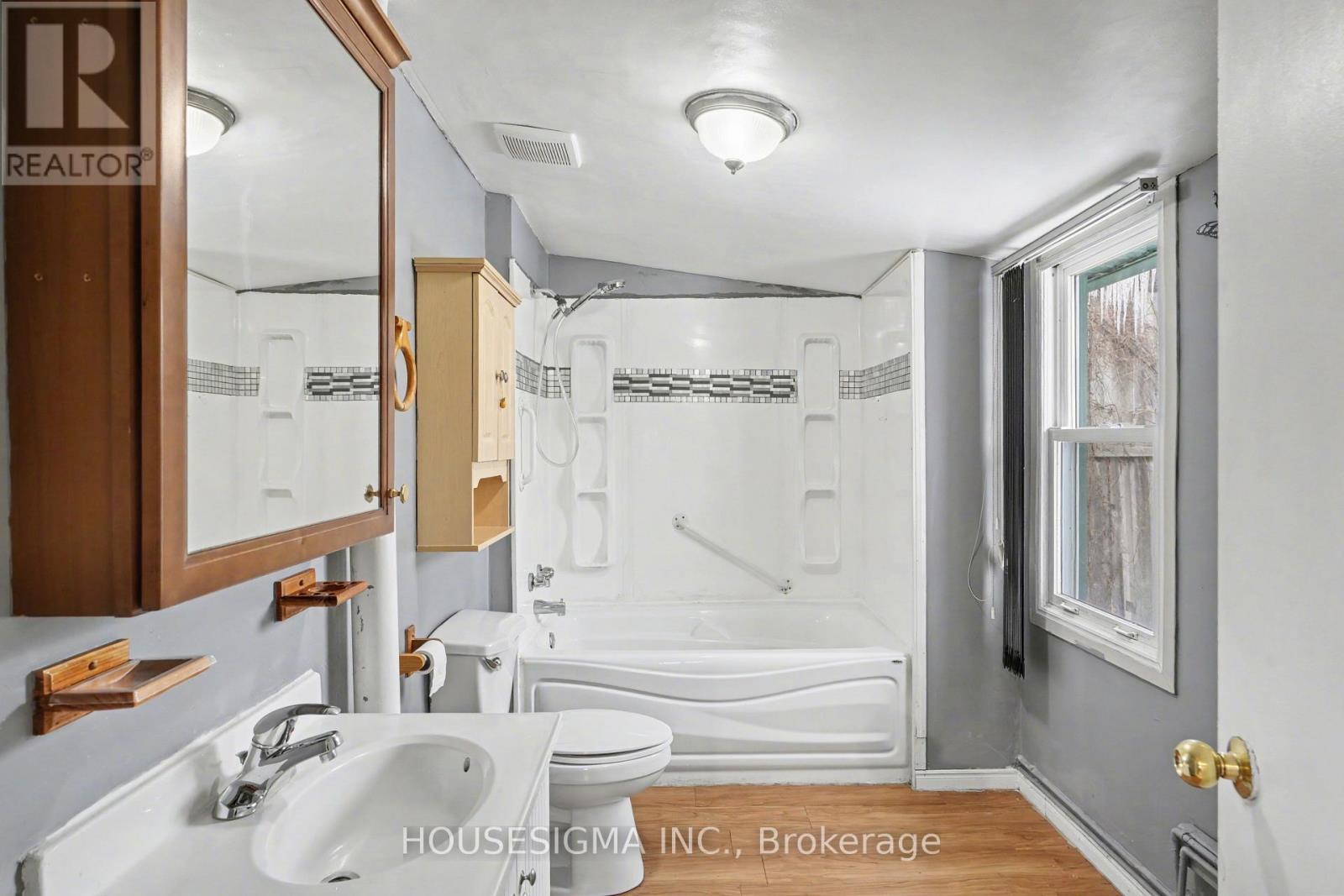 3852 BRUNSWICK AVENUE - 13