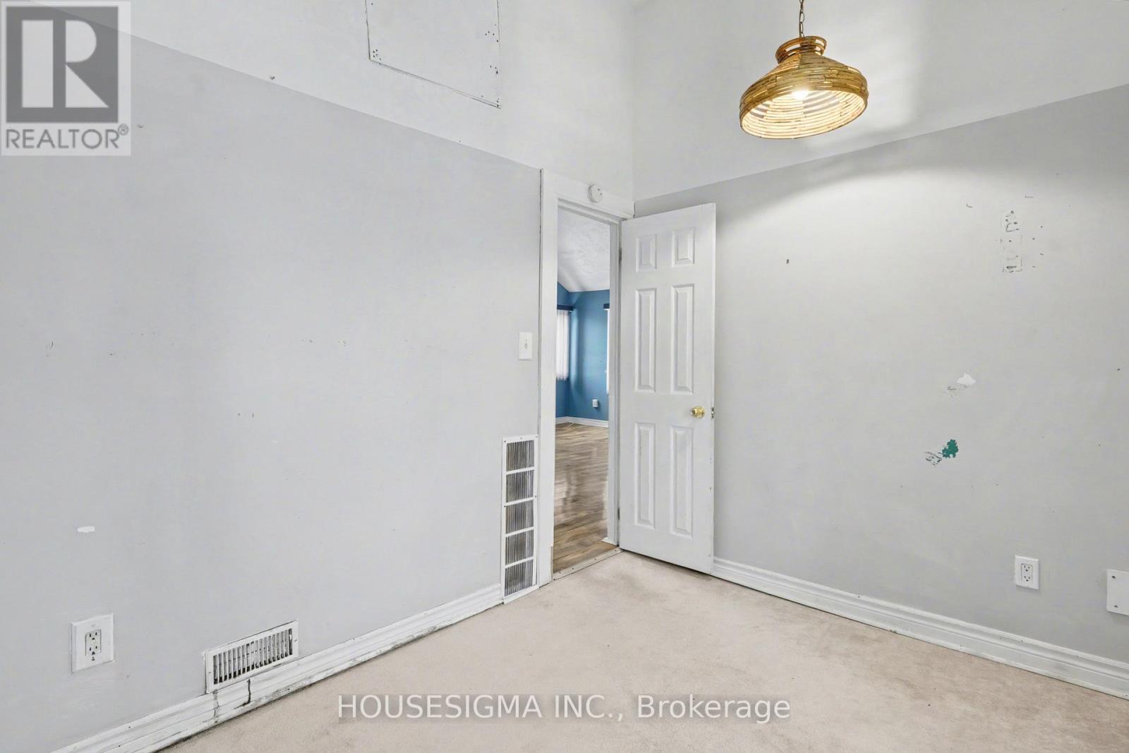 3852 BRUNSWICK AVENUE - 22
