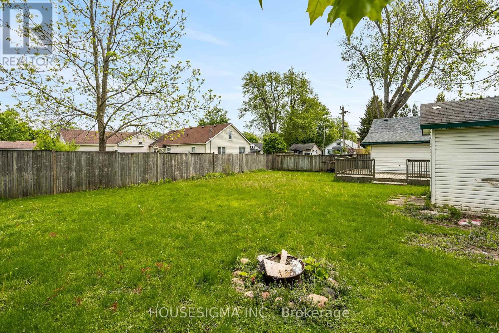 3852 BRUNSWICK AVENUE - 36