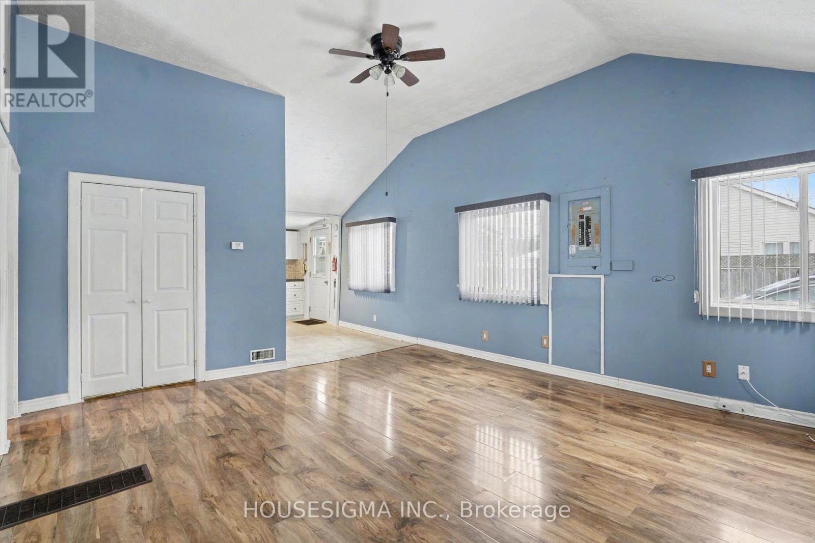 3852 BRUNSWICK AVENUE - 7