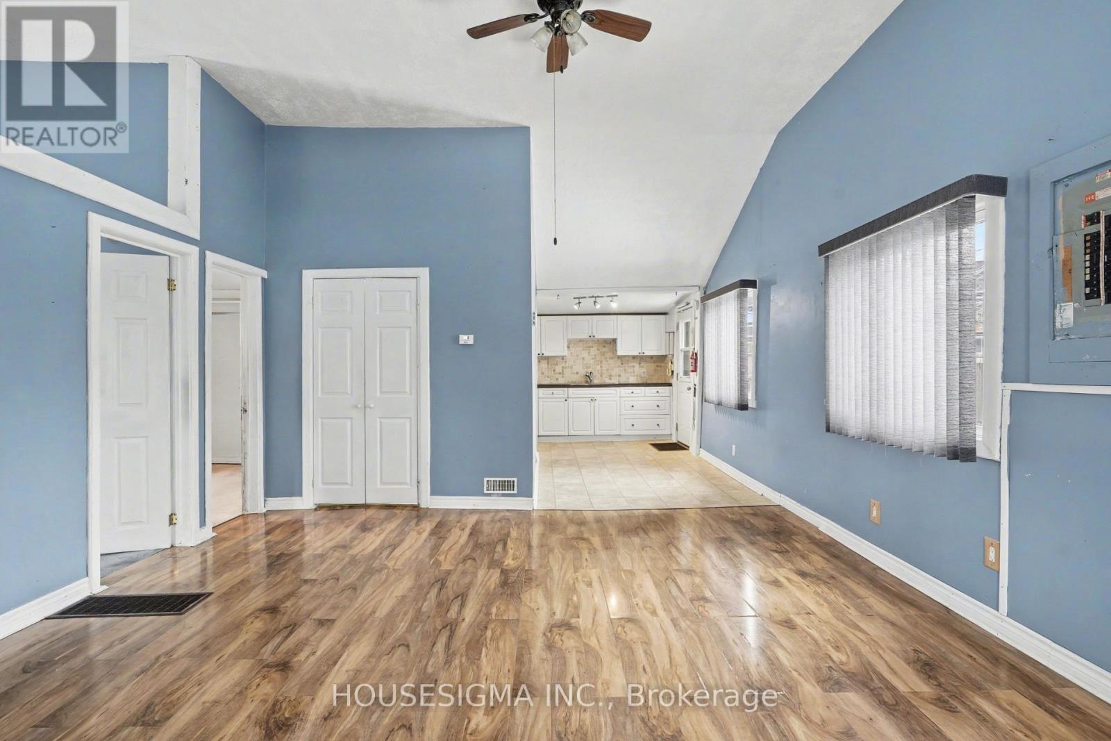 3852 BRUNSWICK AVENUE - 8