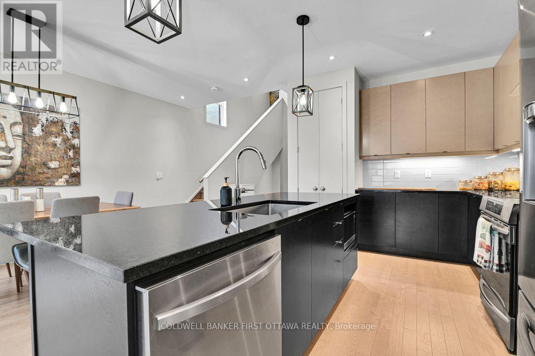 3 Bed, 3 Bath House for Rent in Ottawa – 1035 EIDER STREET STREET, Ottawa – MLS# X13592892 - Image 11