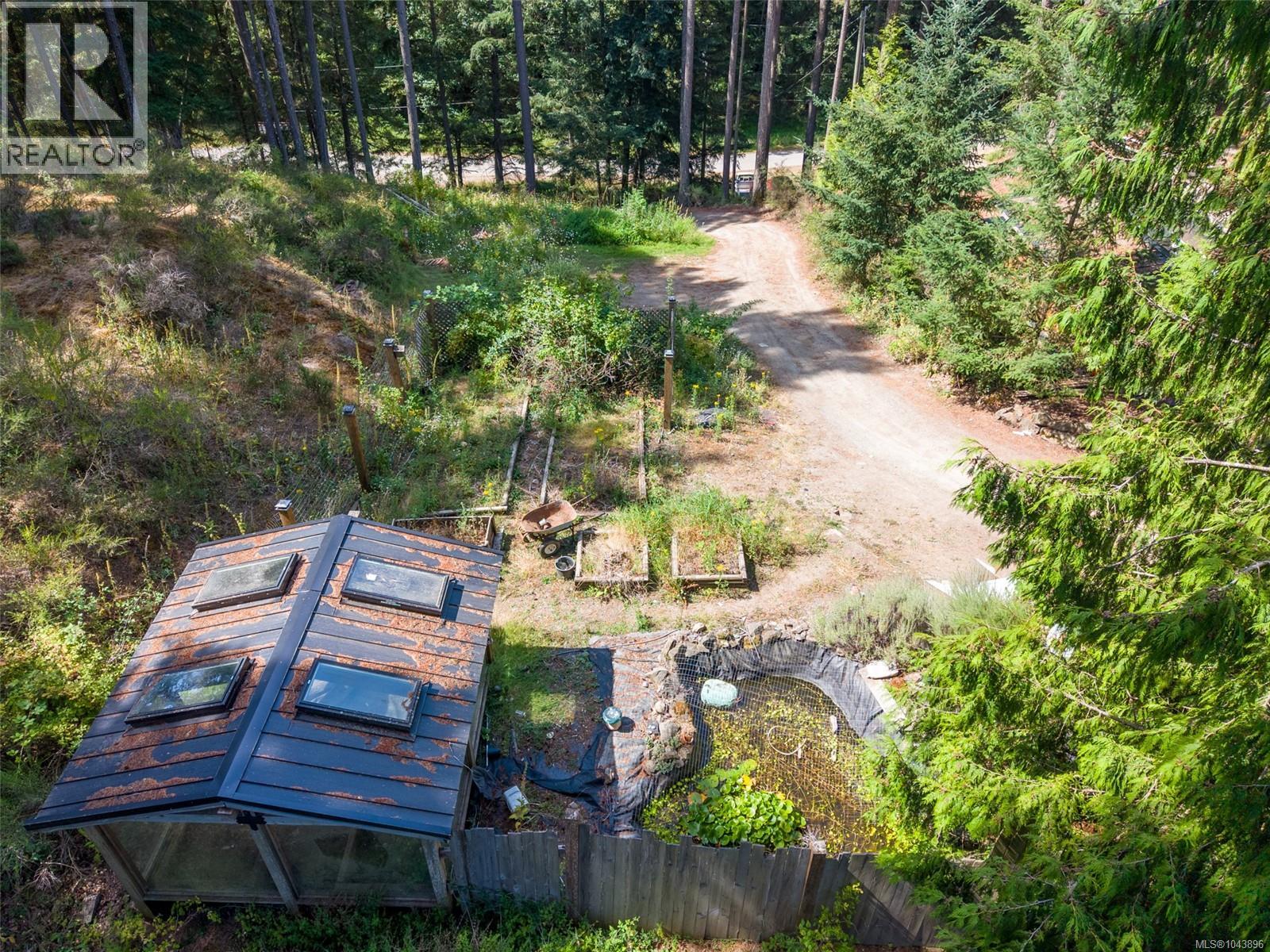 4622 Sailor Rd, Pender Island — photo 2