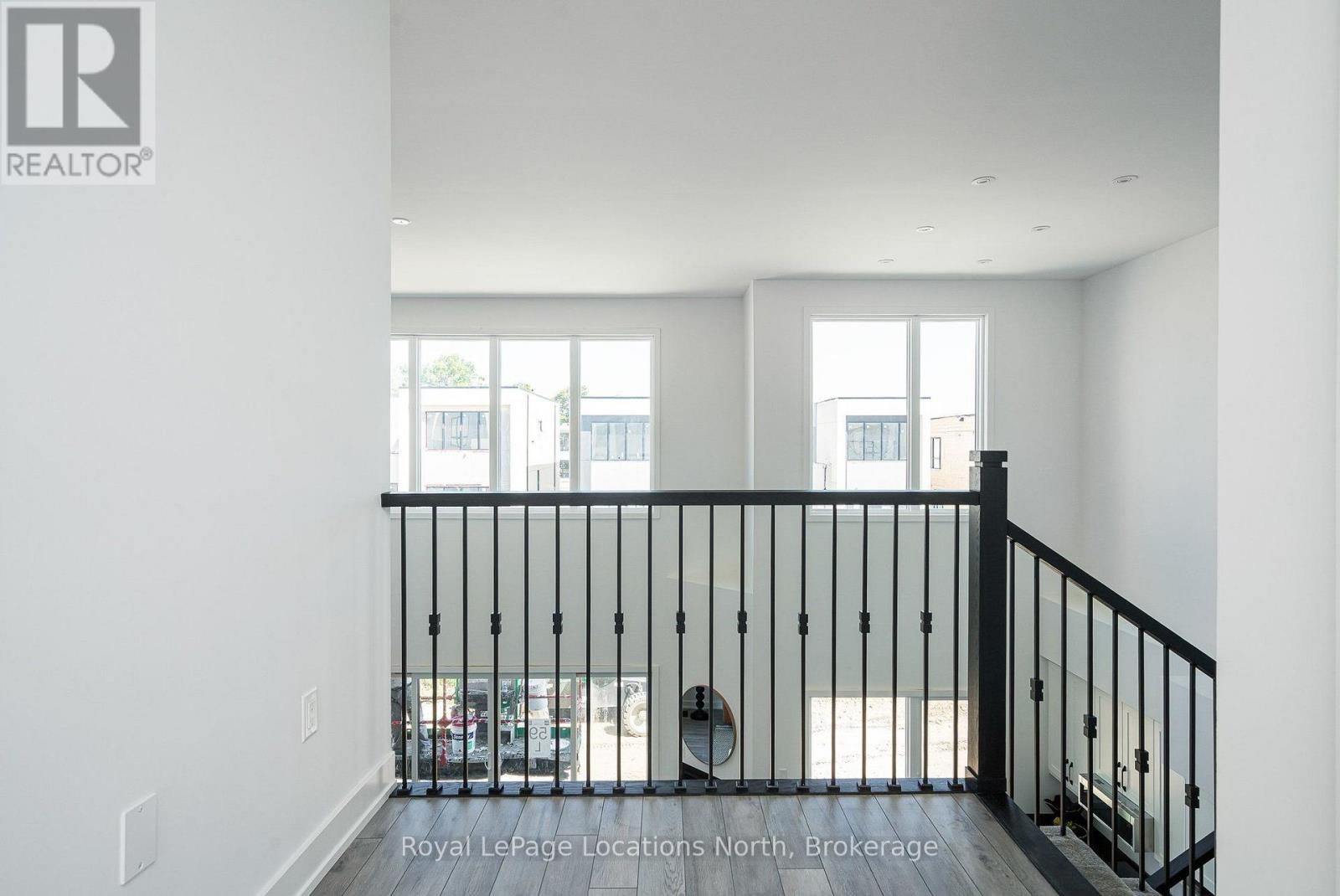 214 STONELEIGH DRIVE - 27