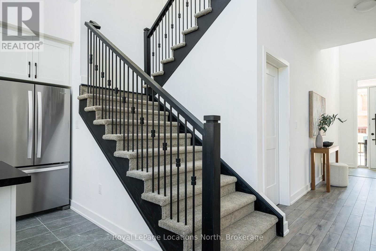 214 STONELEIGH DRIVE - 21