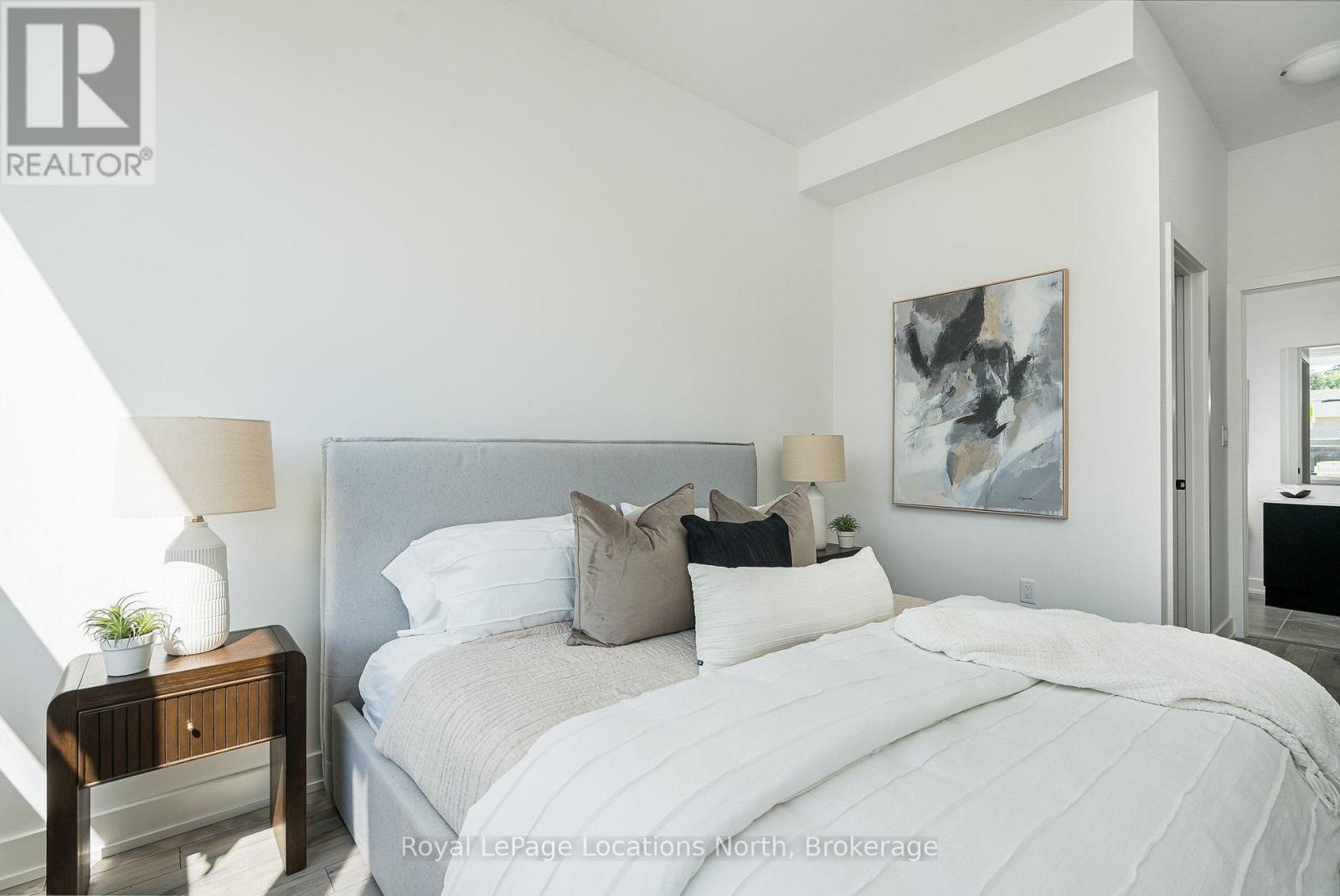 214 STONELEIGH DRIVE - 18