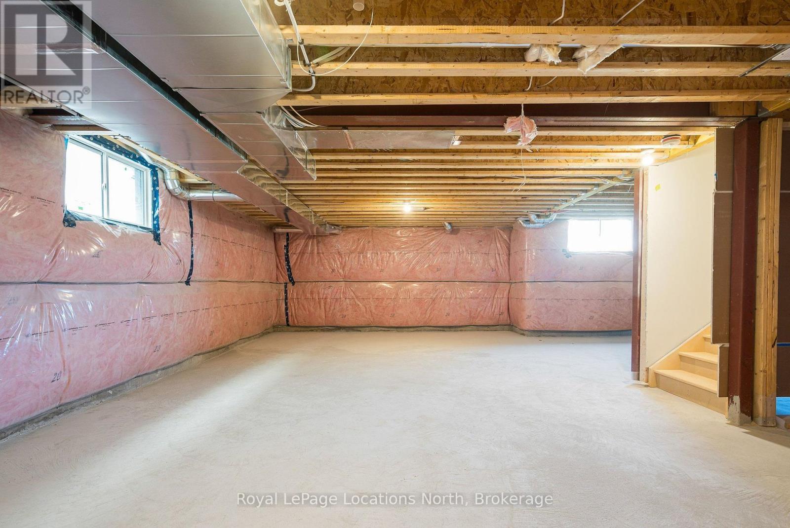 214 STONELEIGH DRIVE - 31