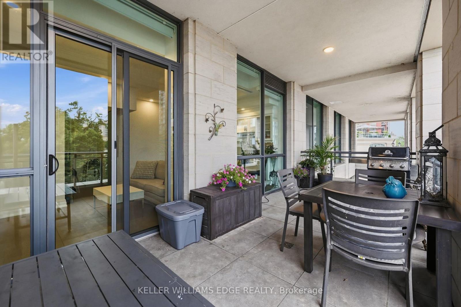 #202 2060 LAKESHORE ROAD - 35