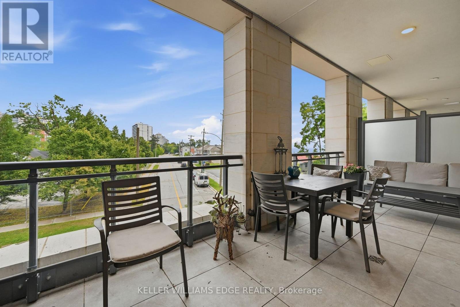 #202 2060 LAKESHORE ROAD - 33