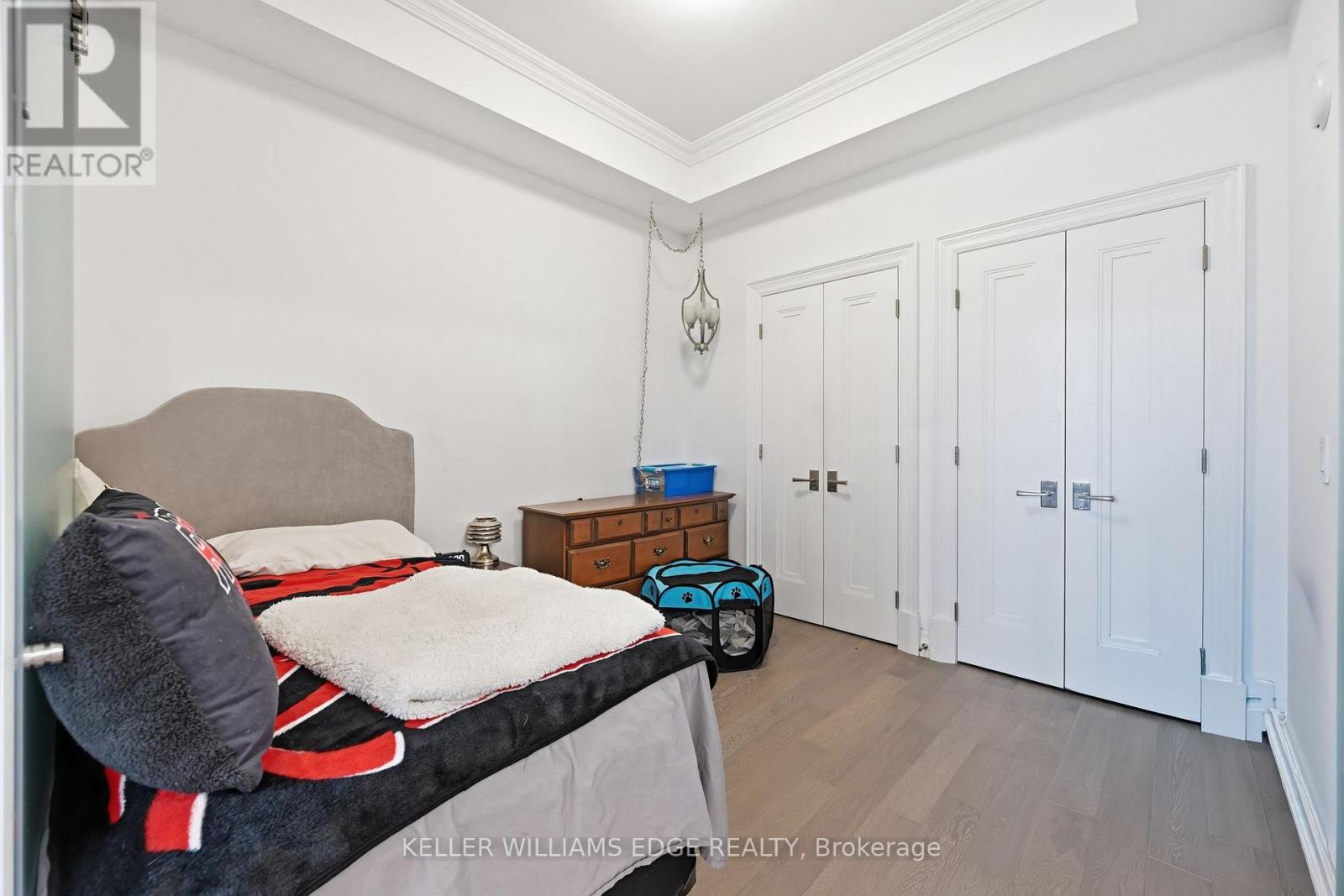 #202 2060 LAKESHORE ROAD - 36