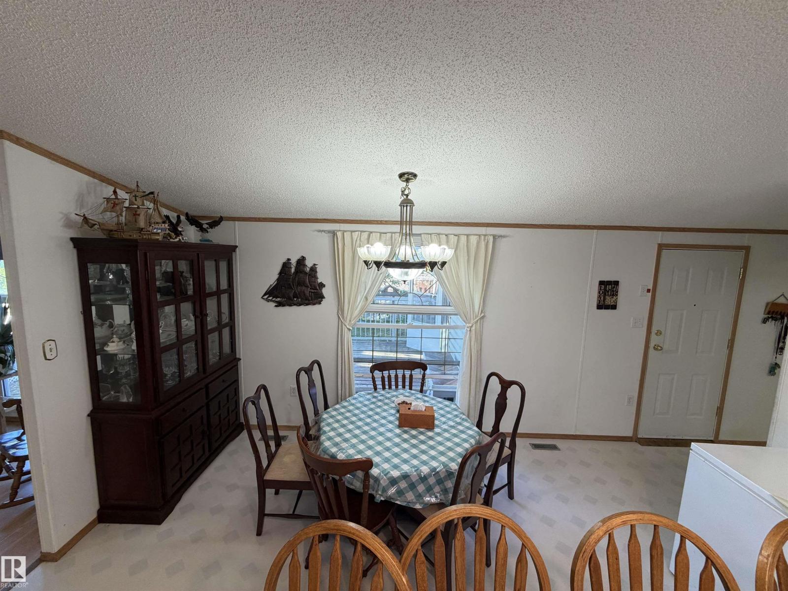 6118 Hwy 16 - 21