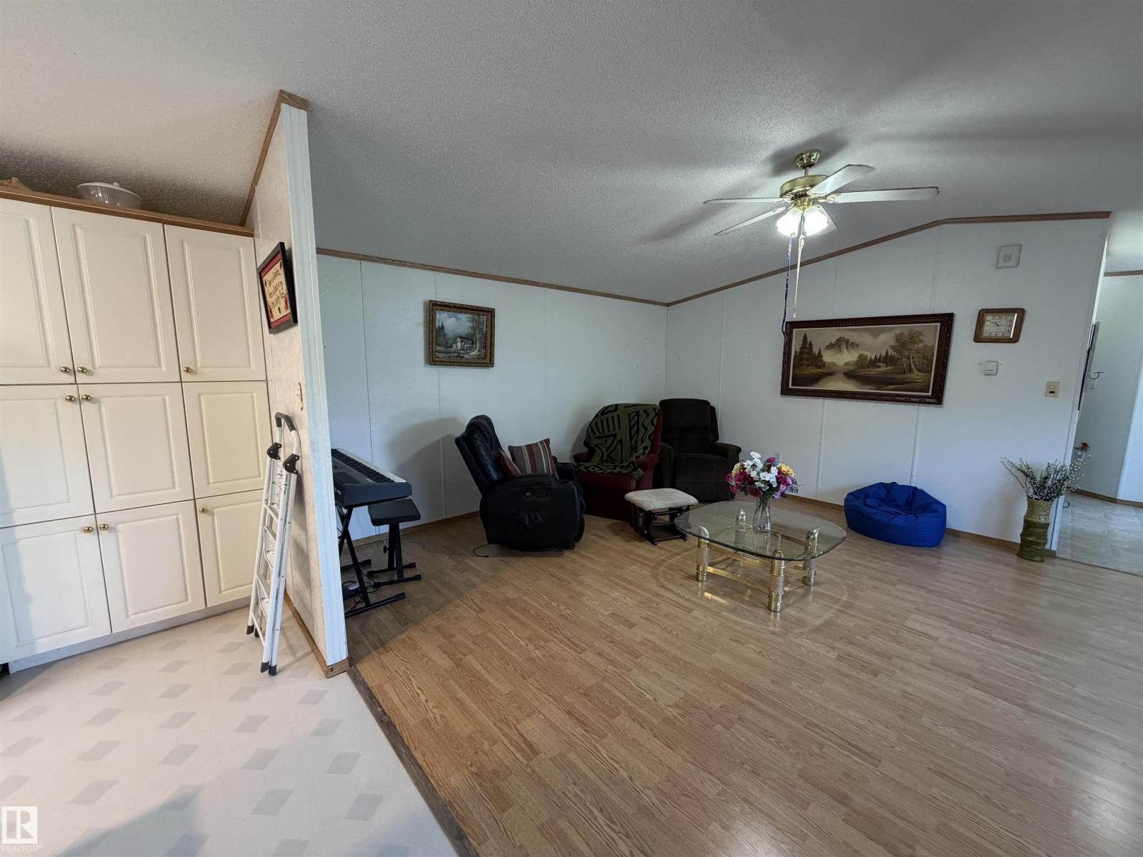 6118 Hwy 16 - 23