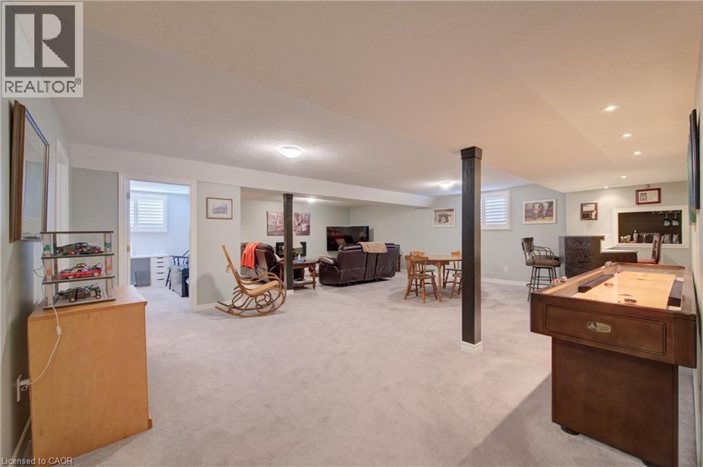 16 ENGLISH Crescent - 23