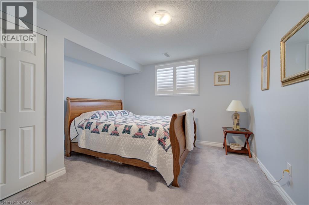 16 ENGLISH Crescent - 28