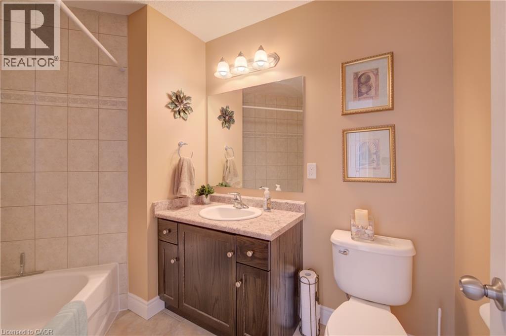 16 ENGLISH Crescent - 16