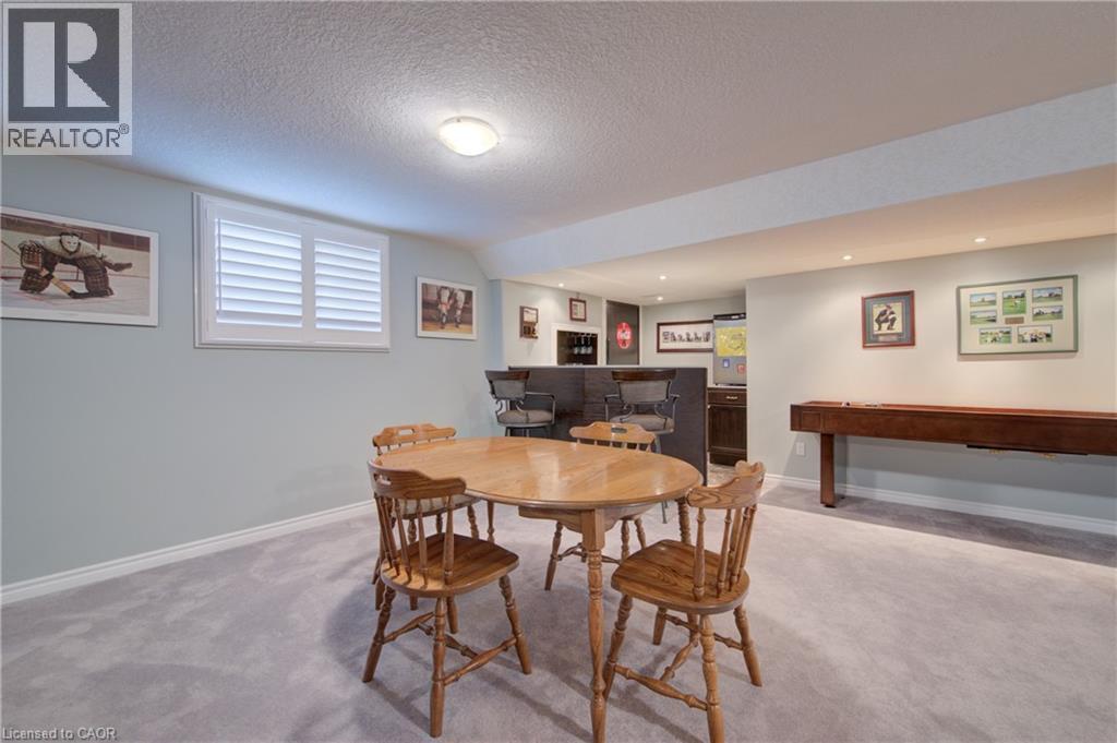 16 ENGLISH Crescent - 24