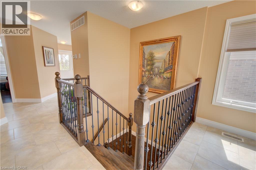 16 ENGLISH Crescent - 22