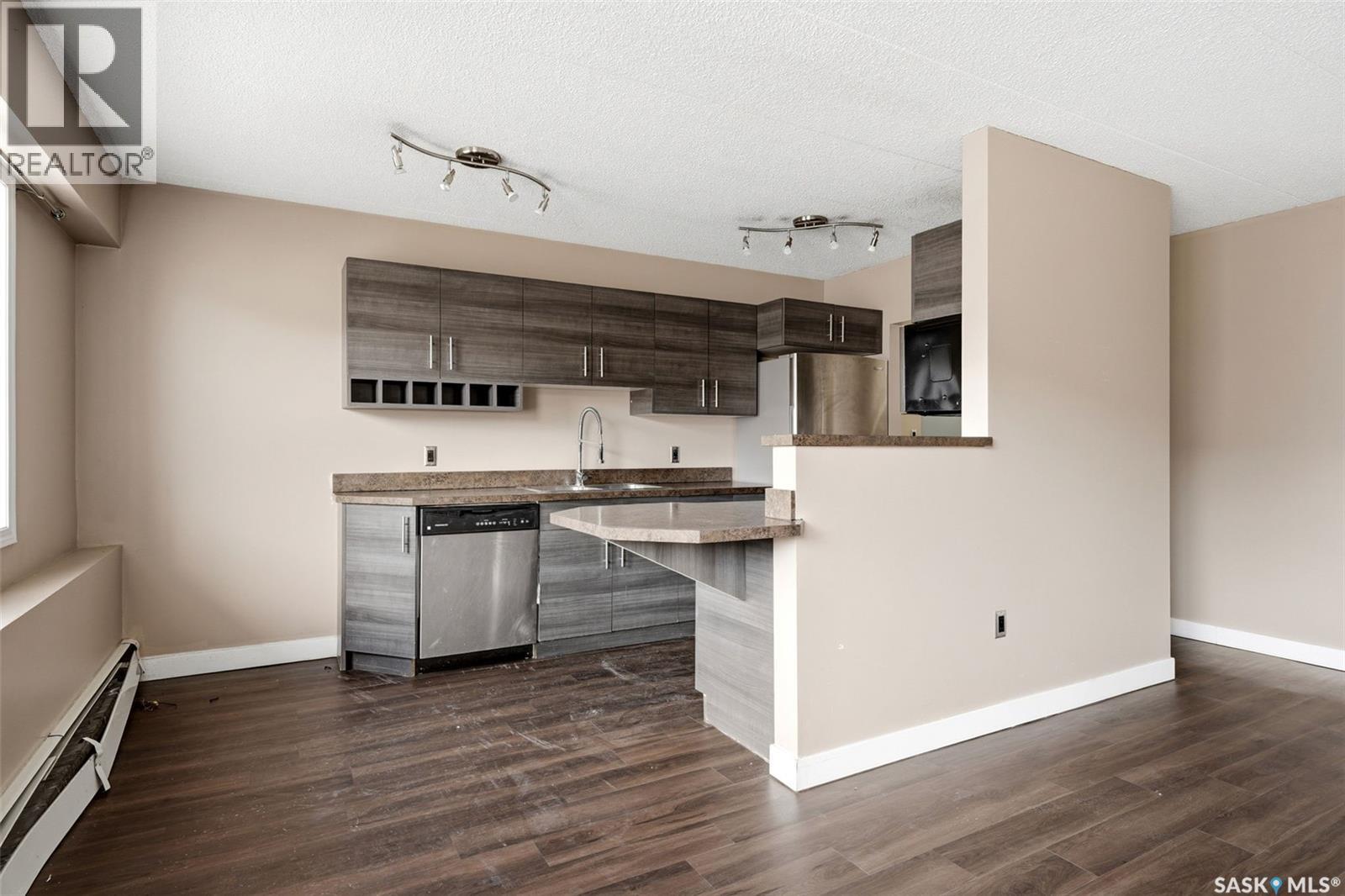 #6 405 Lorne STREET N - Image 6