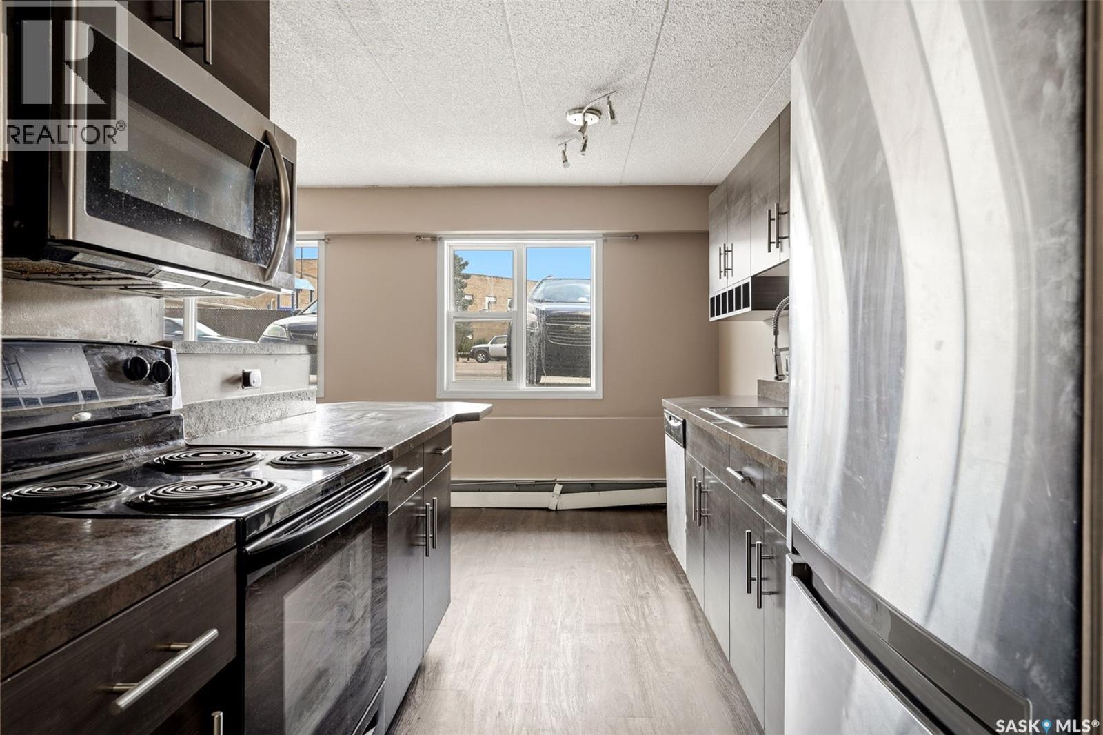 #6 405 Lorne STREET N - Image 9