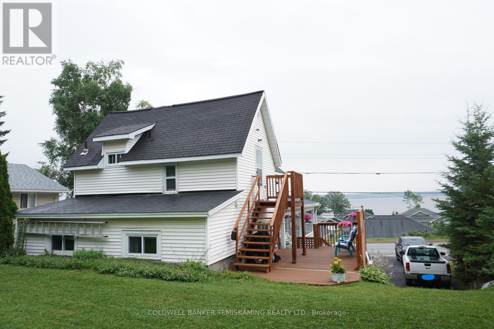 444 LAKESHORE ROAD N - 6