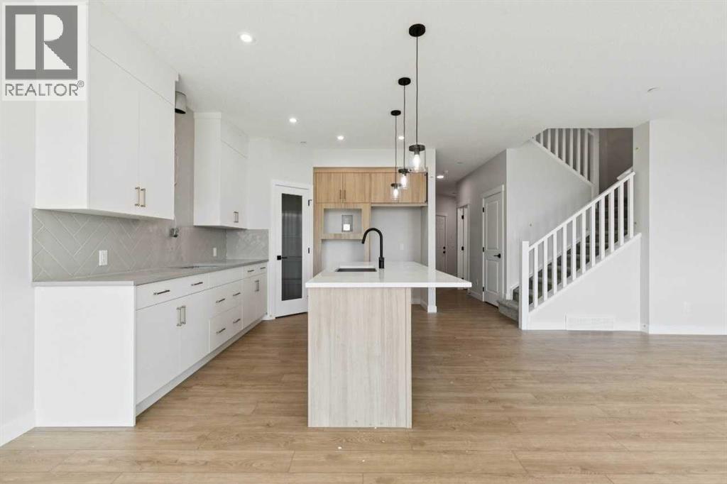 546 Hotchkiss Manor - 6