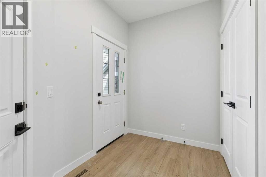 546 Hotchkiss Manor - 3
