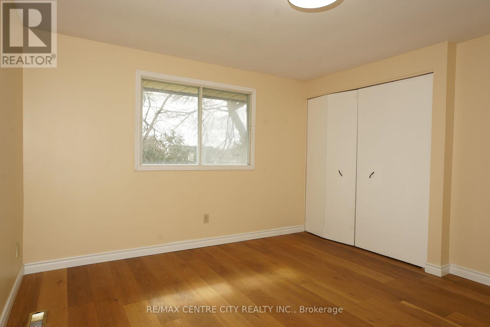 136 CONCORD CRESCENT - 13