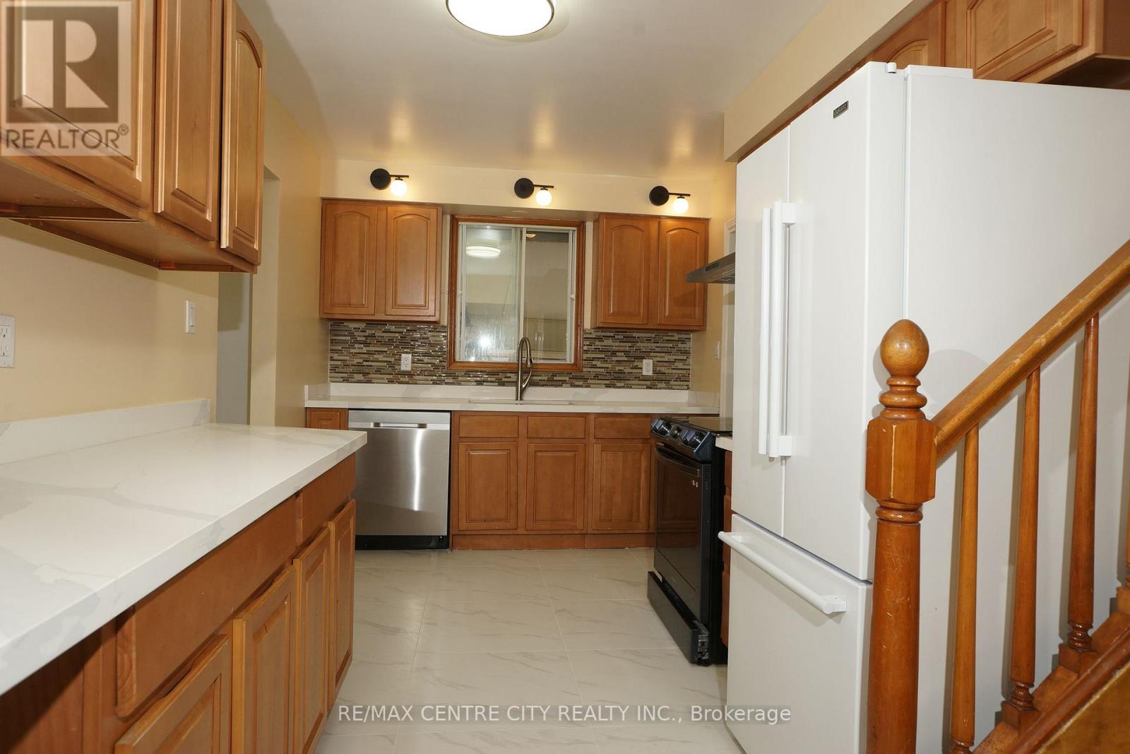 136 CONCORD CRESCENT - 9