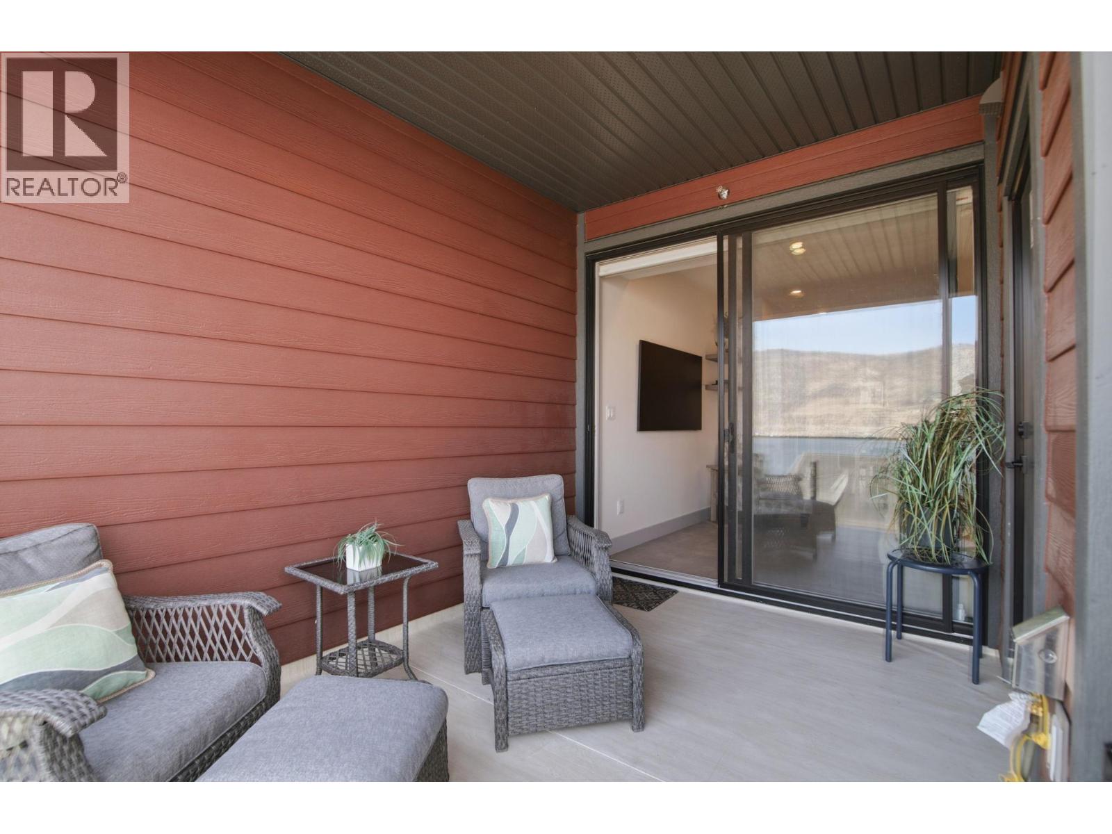 210 3475 Granite Close, Kelowna
