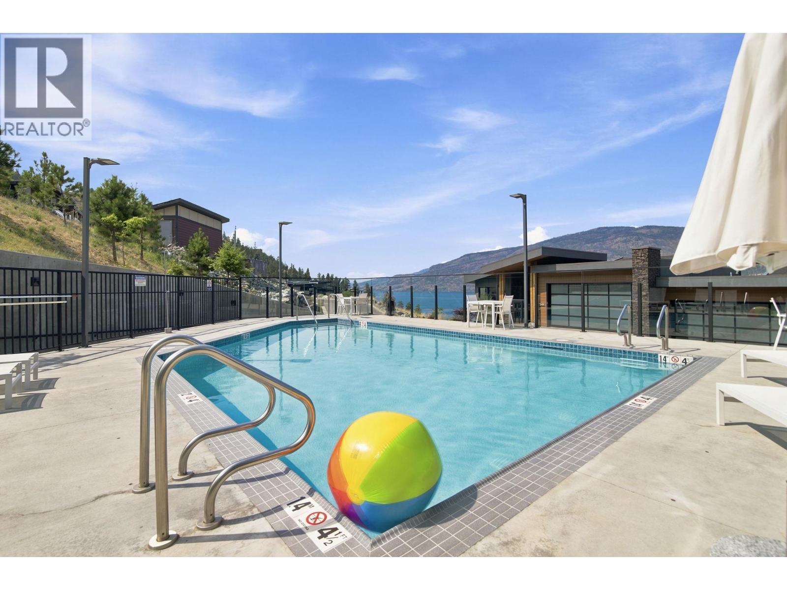 210 3475 Granite Close, Kelowna