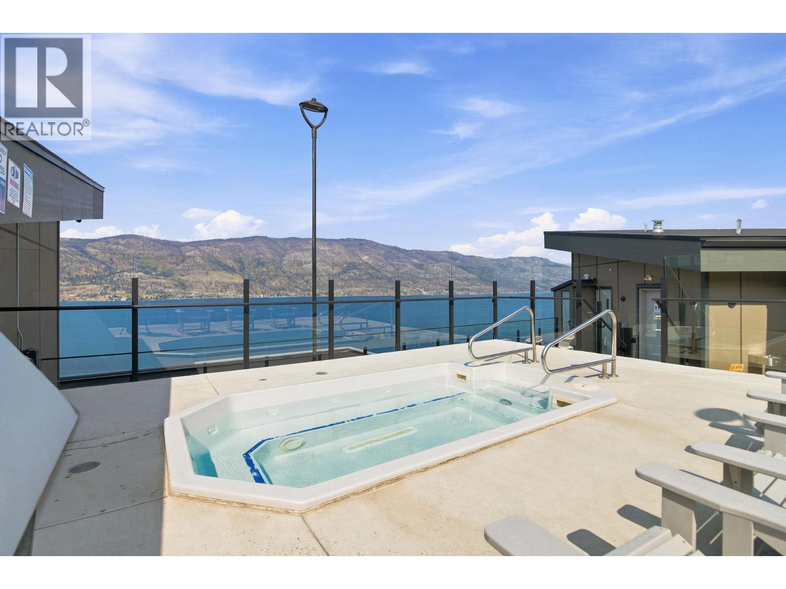 210 3475 Granite Close, Kelowna