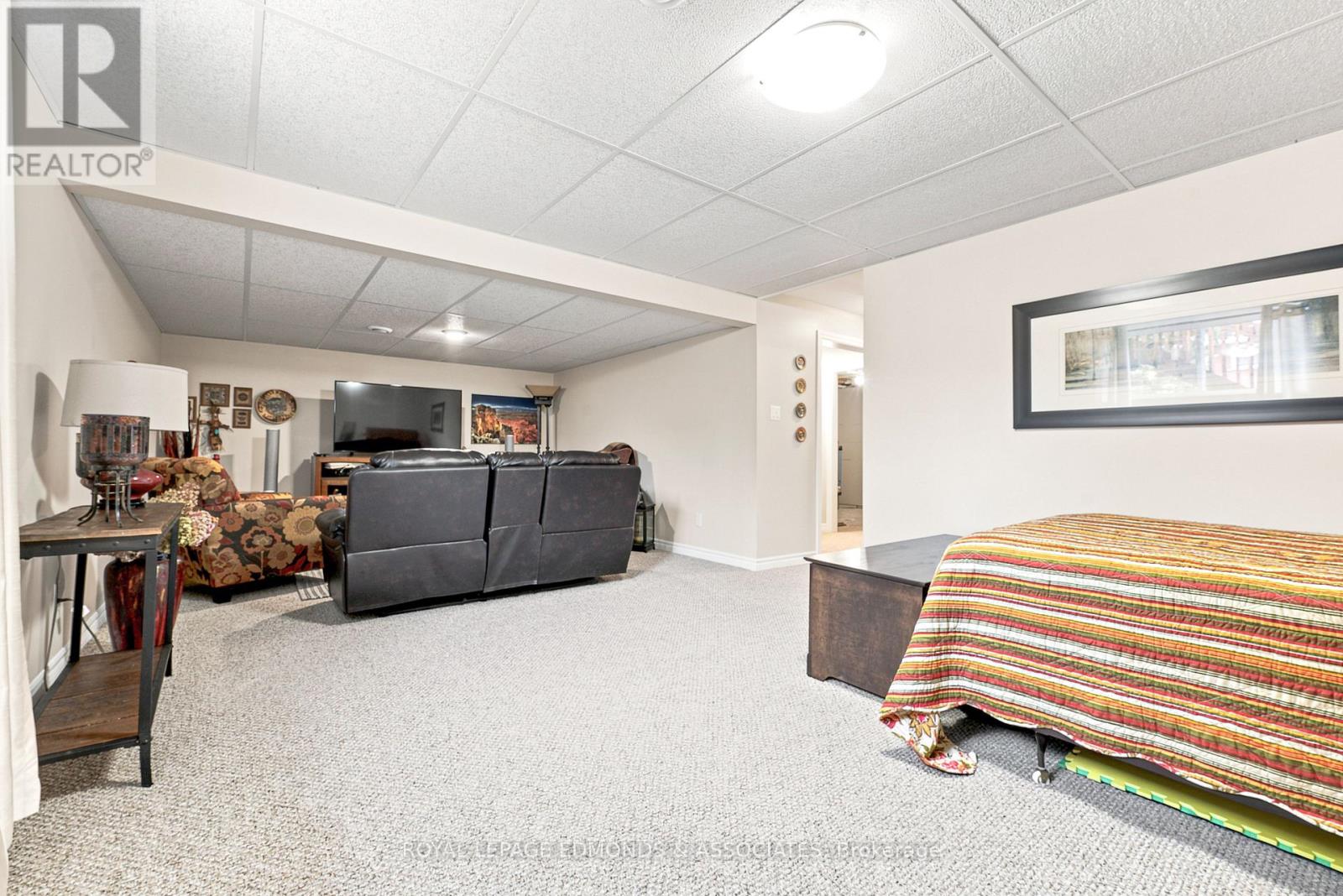 375 PATRICIA AVENUE - 26