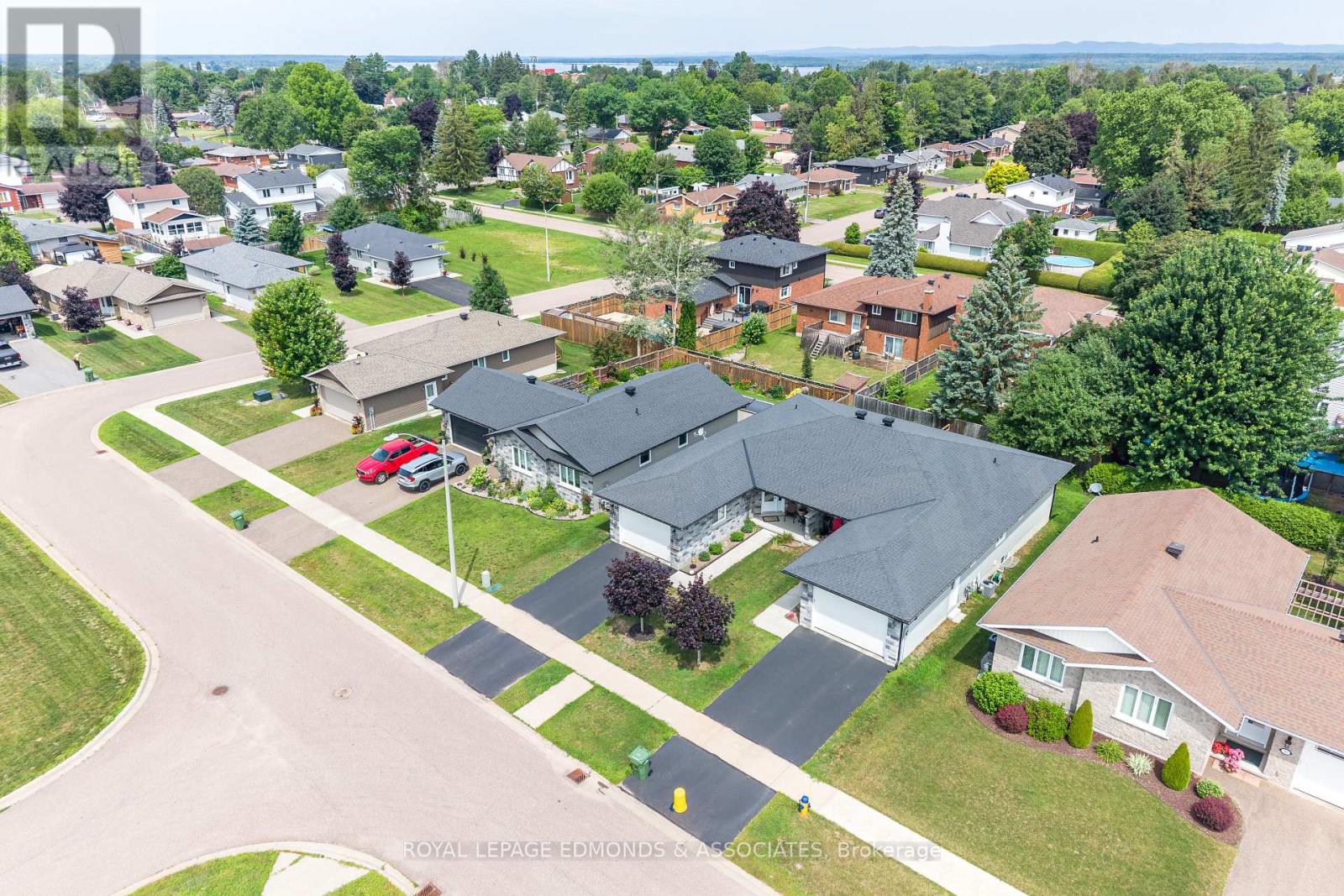 375 PATRICIA AVENUE - 3