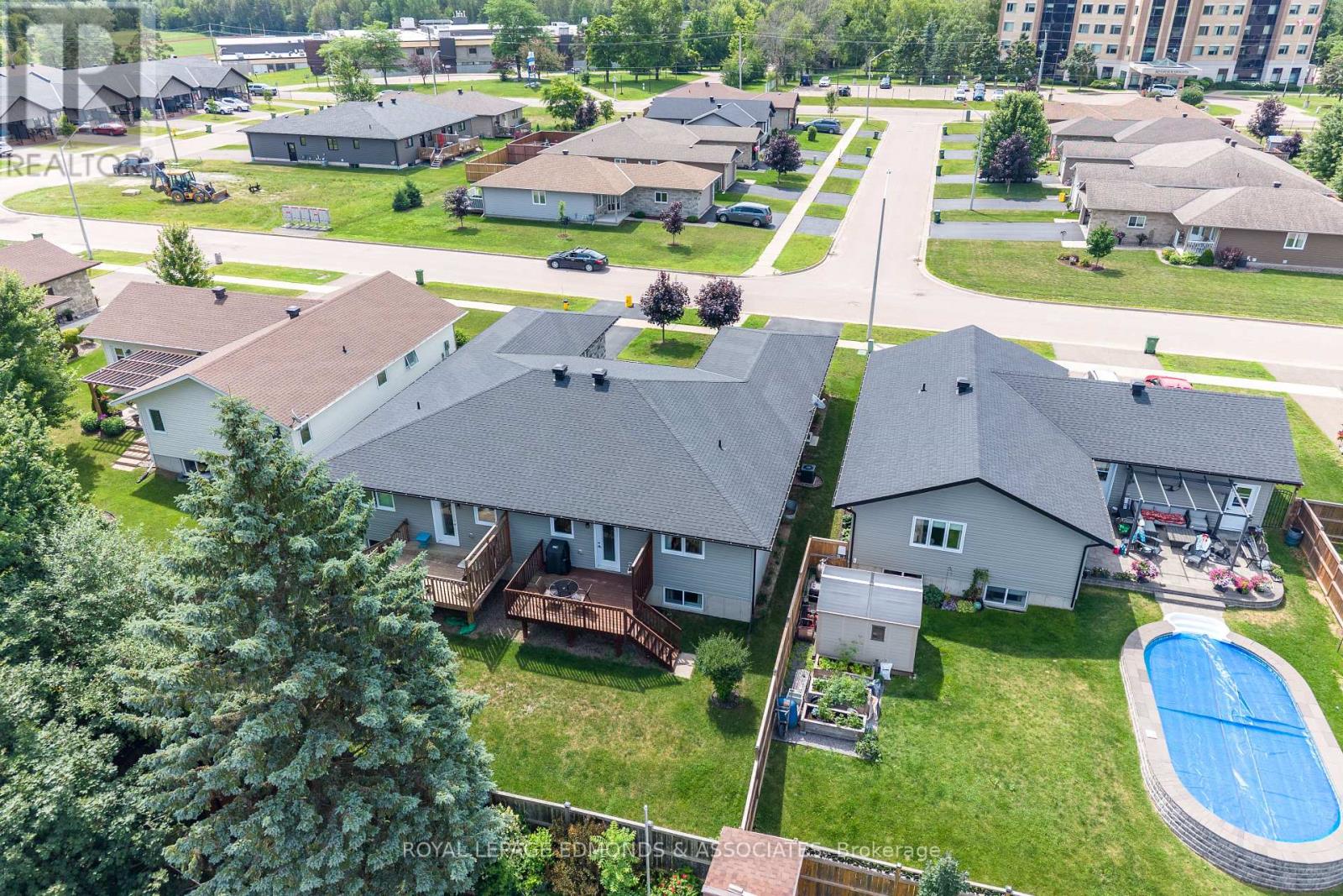 375 PATRICIA AVENUE - 33
