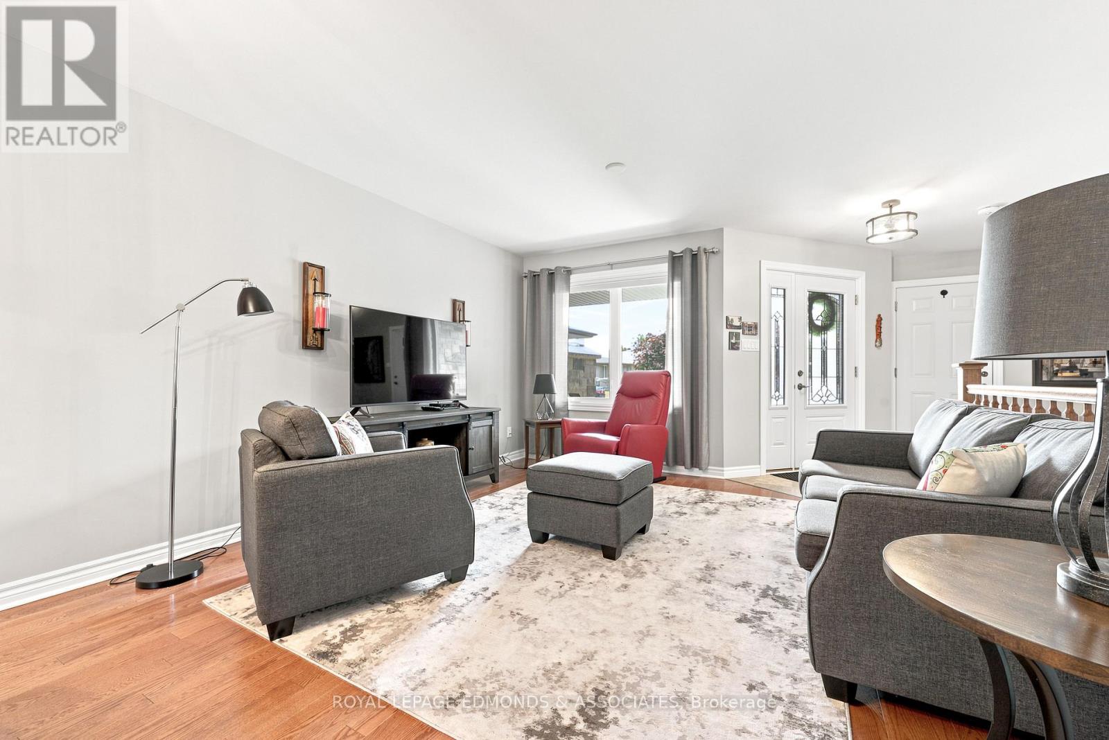 375 PATRICIA AVENUE - 7