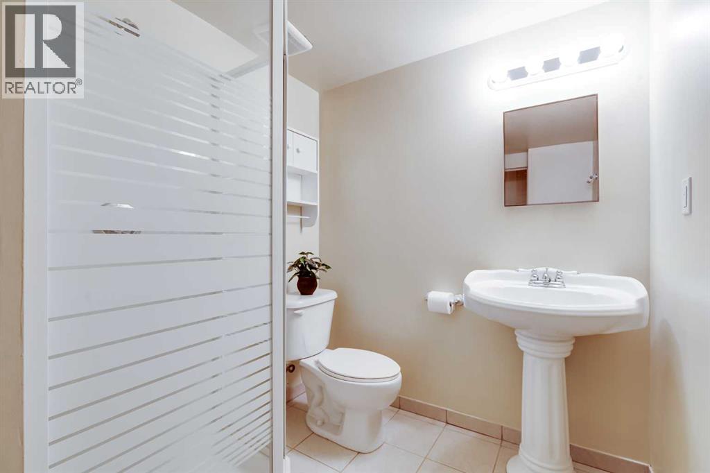 2217 33 Street SW - Image 17