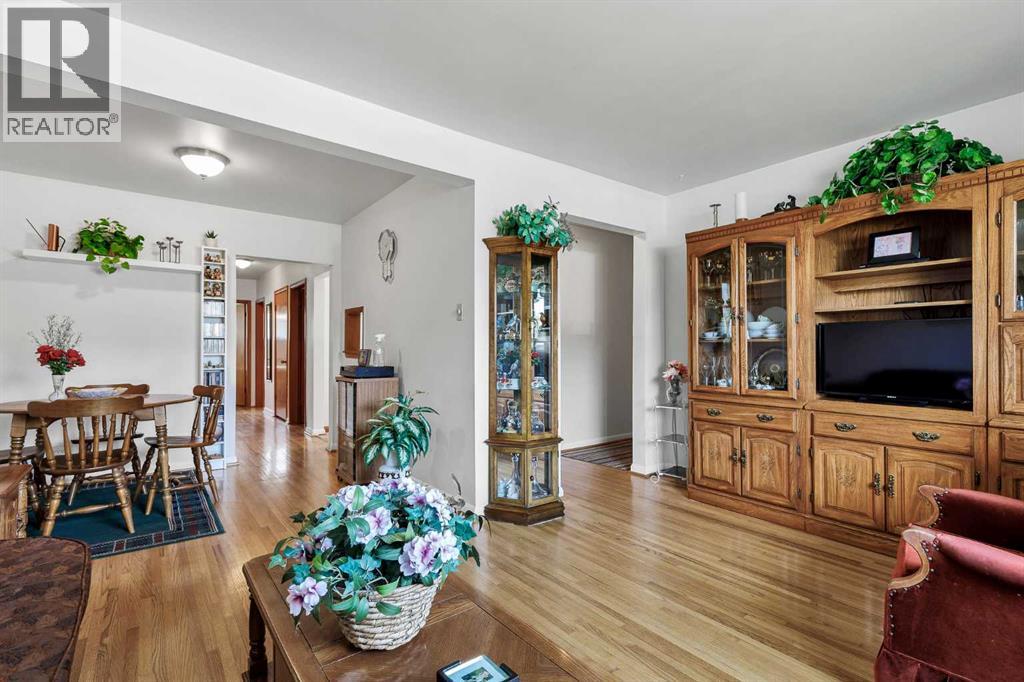 2217 33 Street SW - Image 5