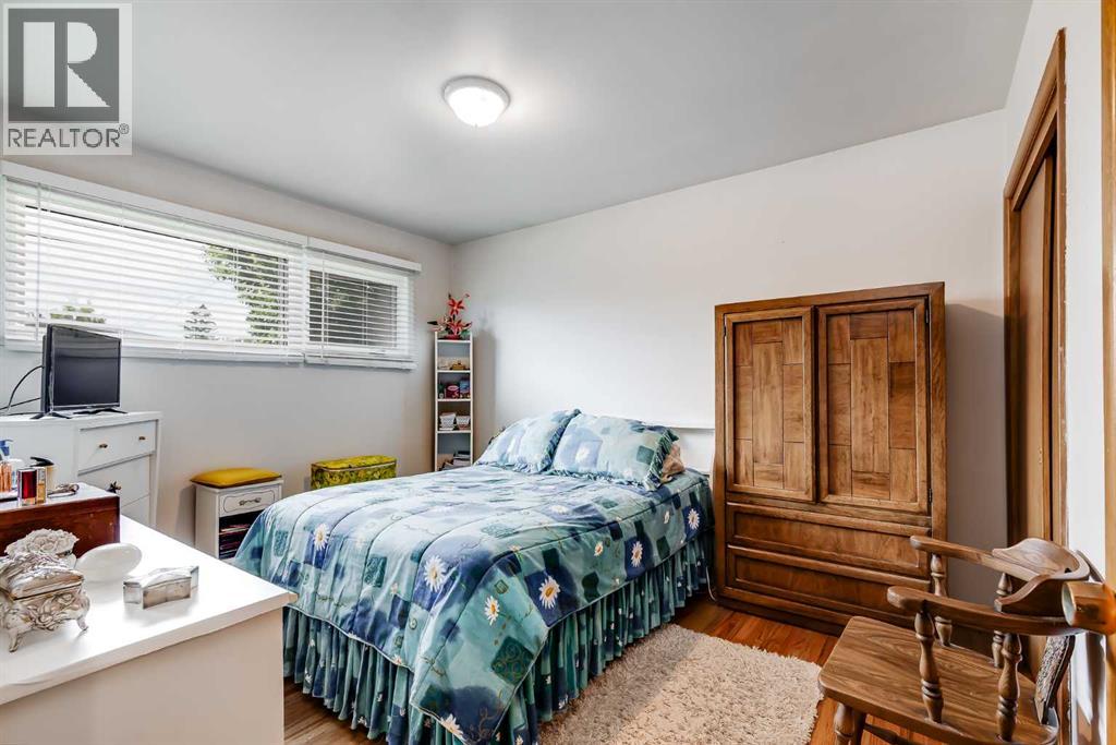 2217 33 Street SW - Image 13