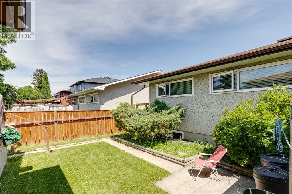 2217 33 Street SW - Image 21