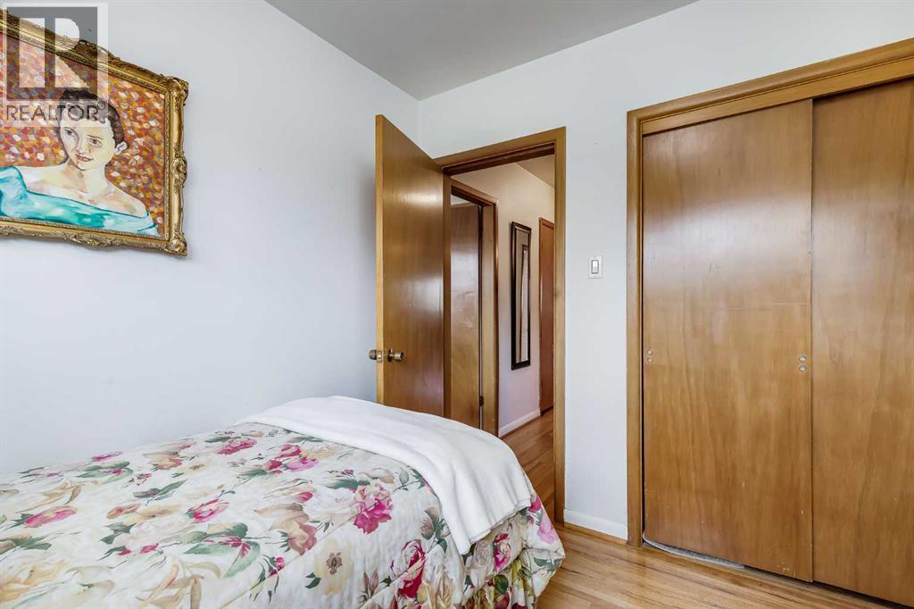 2217 33 Street SW - Image 12