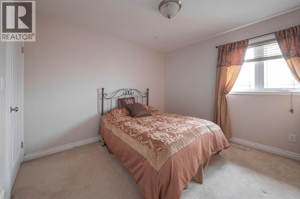 193 Fisher Crescent - 24