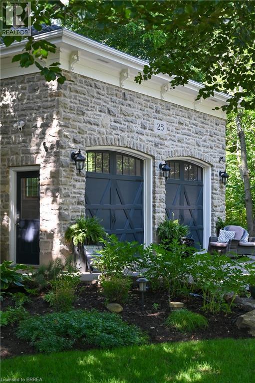 25 DUNBAR Street - 39