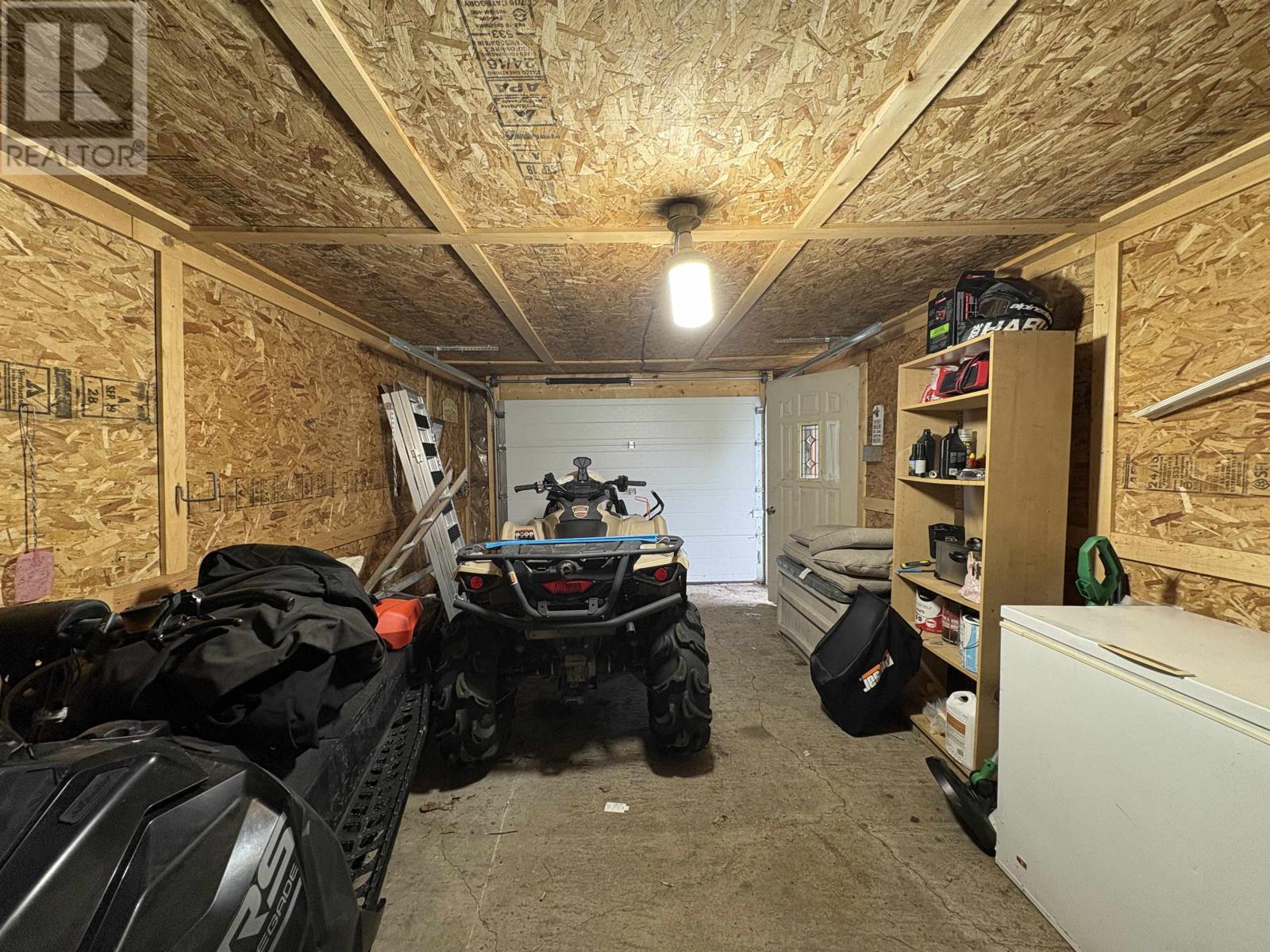 905 Portage AVE N - 21
