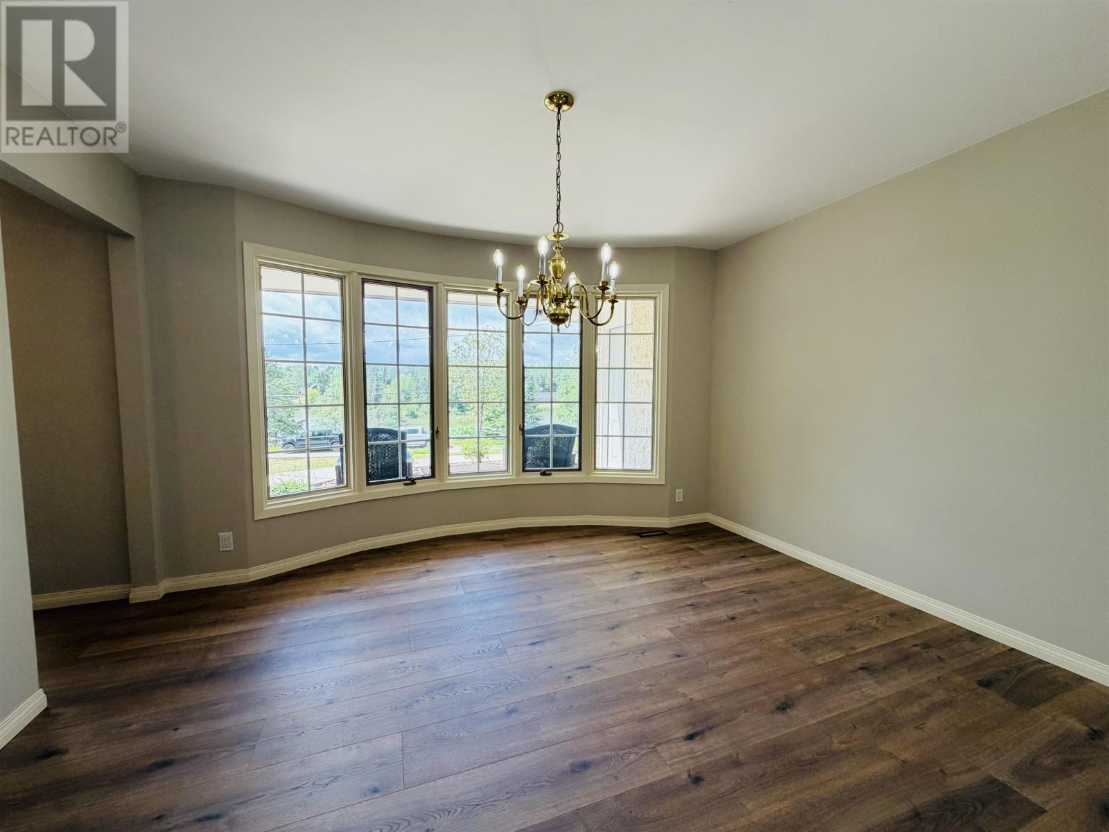 253 Riverview DR - 18