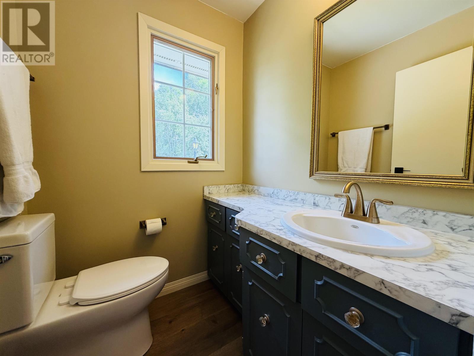 253 Riverview DR - 21
