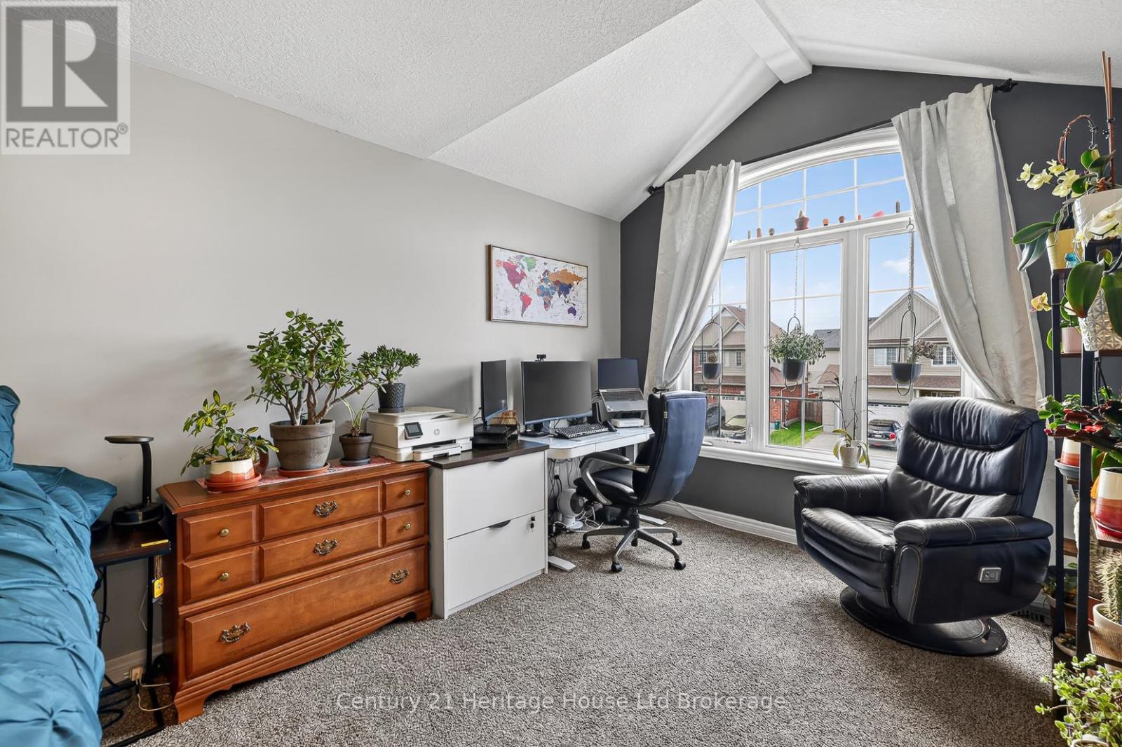1180 CAEN AVENUE - 14